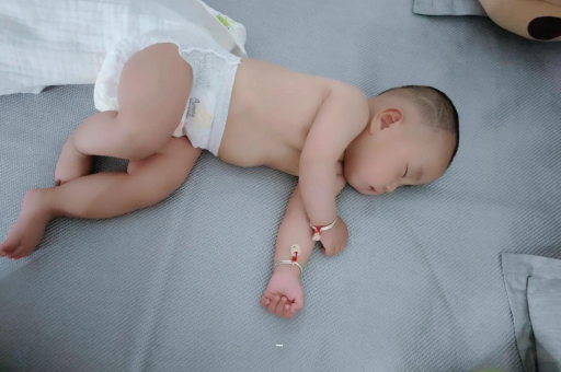 嘉鱼宝宝短发型女